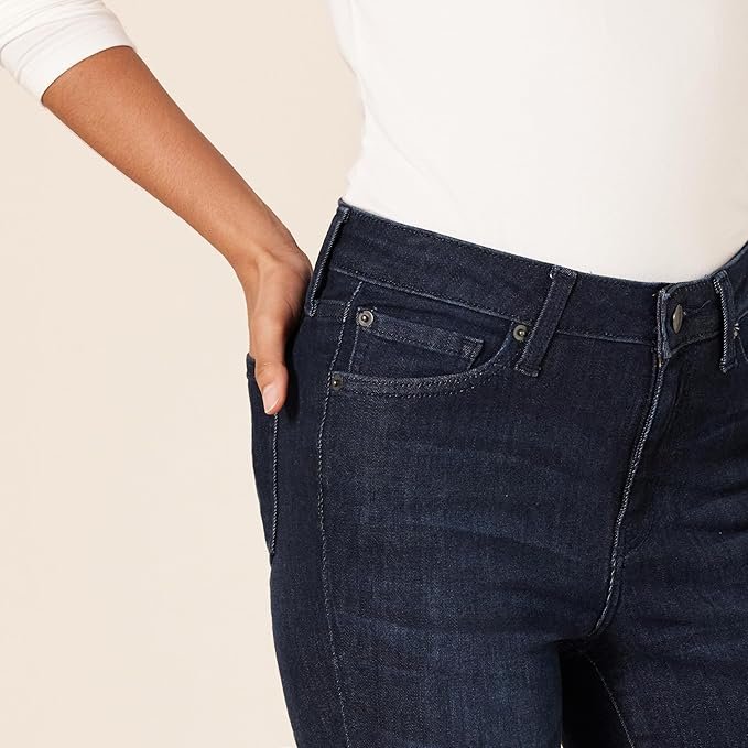 Amazon Essentials Women's Mid-Rise Stretchy Skinny Jeans - Image 6